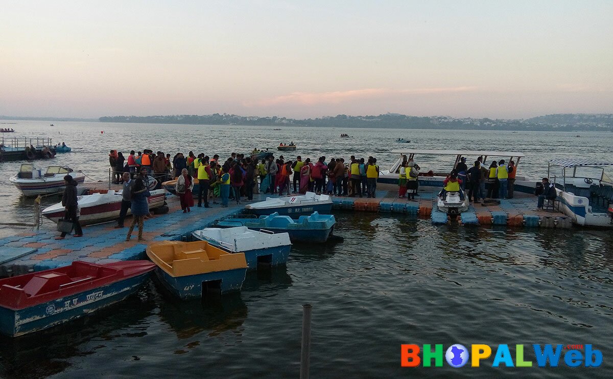 Boating-in-Lake-View-Bhopal